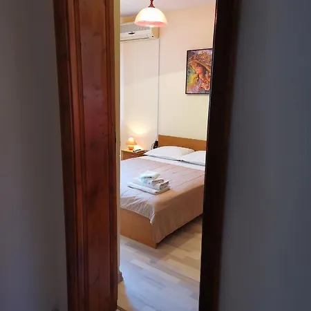 Bа́kish Pensión 3*