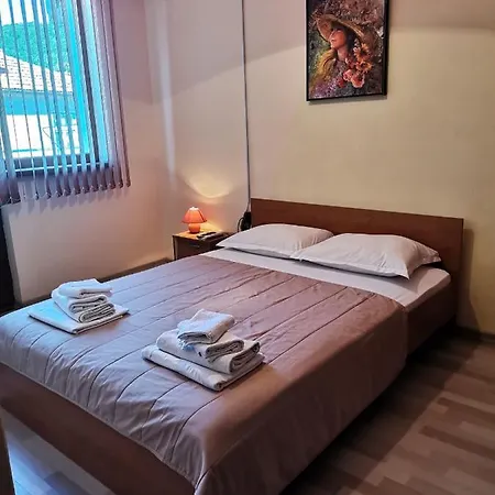 Bа́kish Pensión Obzor