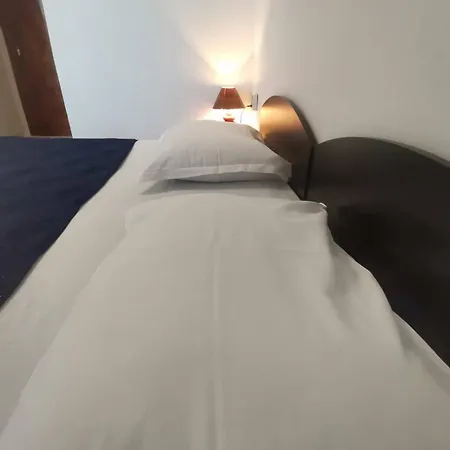 Bа́kish Pensión 3*