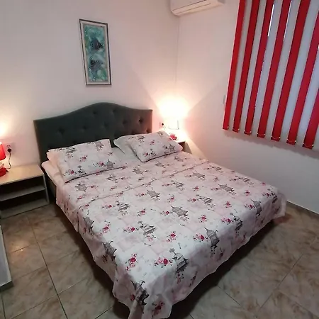Bа́kish Guest house Obzor