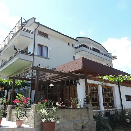 Bа́kish Obzor