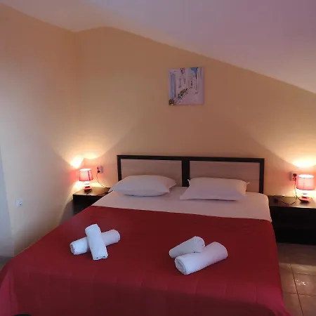 Bа́kish Pensión 3*